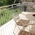 Sweet Home Vassia